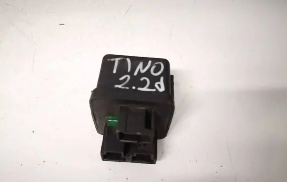 Nissan Serena Glow plug pre-heat relay 25230G2400