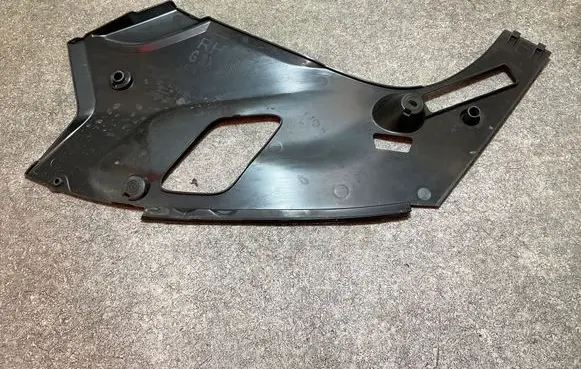 BMW 5 G30 G31 G38 Other engine bay part 7349604 74850613
