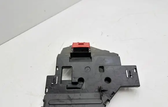 Mercedes-Benz GLC C253 Fuse box cover DBPD925