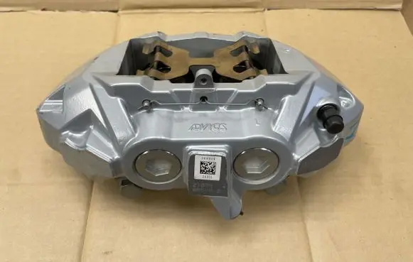 Mercedes-Benz C W205 Front brake caliper ZACISK1