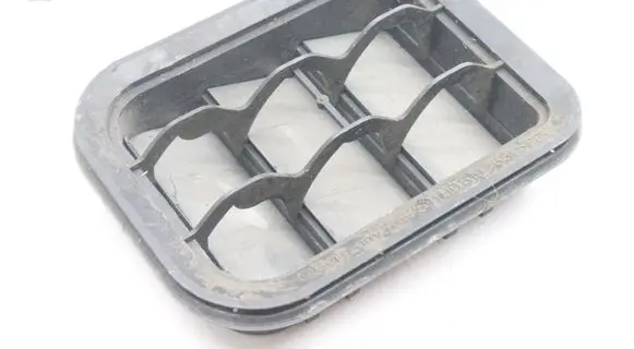 Audi TT Mk1 Quarter panel pressure vent 1H0819465D
