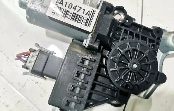 Opel Zafira B Rear door window regulator motor 13132231 994743101