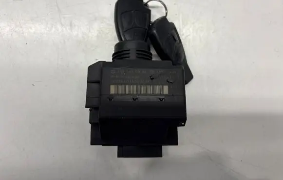 Mercedes-Benz C W203 Ignition lock 2095450908