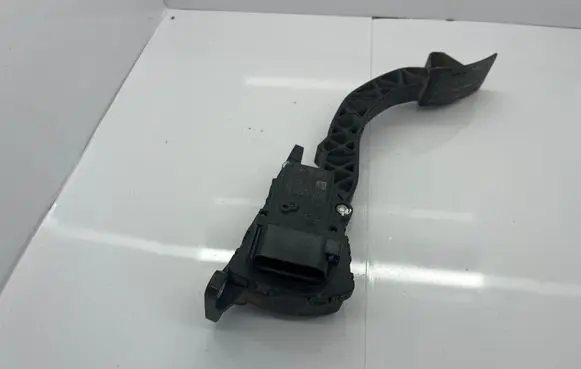 Volvo S40 Accelerator throttle pedal 4M519F836BH