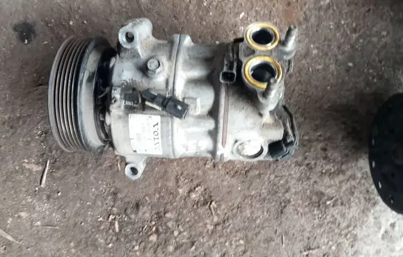 Volvo V60 Air conditioning (A/C) compressor (pump) 31469968