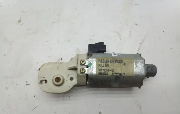 Cadillac CTS Seat adjustment motor 5809060