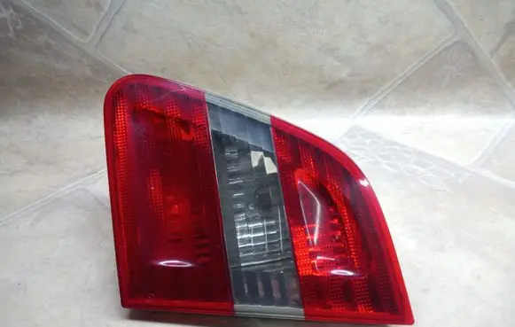 Mercedes-Benz B W245 Tailgate rear/tail lights A1698200677