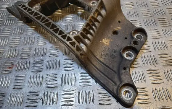 Audi A6 S6 C6 4F Gearbox mounting bracket 4F0399263AD