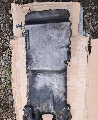 Mercedes-Benz E W124 Oil sump 6050140102