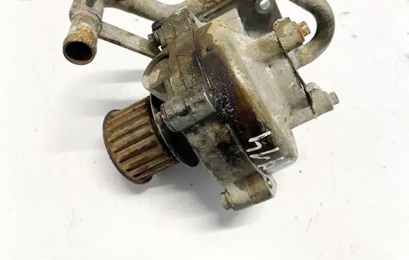 Chrysler Voyager Water pump 