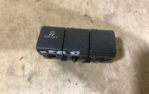 Peugeot 508 ESP (stability program) switch 96661581XT