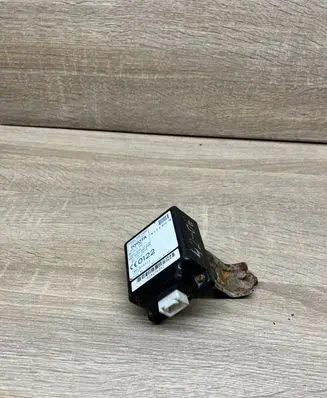 Toyota Yaris Door central lock control unit/module 8974152021 619825000