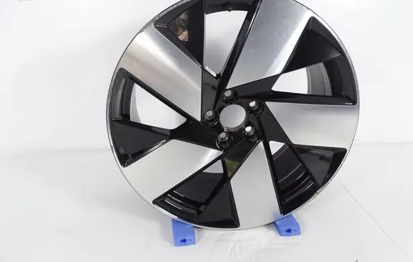 Volvo XC40 Original wheel cap 32143630