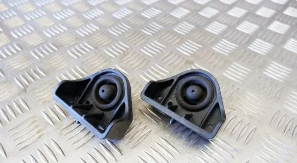 Hyundai Tucson TL Radiator mount bracket