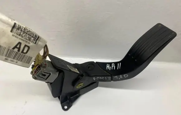 Ford Focus Accelerator throttle pedal 8AB9F836AI D1U7A