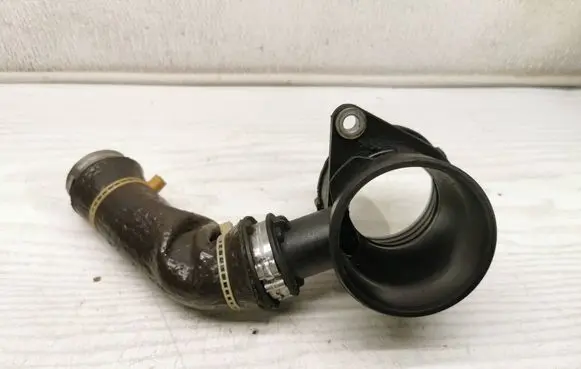 Volvo C30 Air intake hose/pipe AV616C784AF