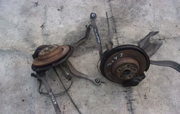 Mercedes-Benz S W220 Stub axle 