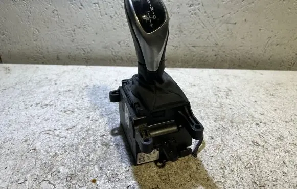 BMW 6 F12 F13 Gear shifter/selector 9296907 1010714000 90546131720791