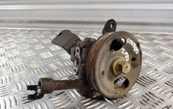 Nissan Navara D40 Power steering pump
