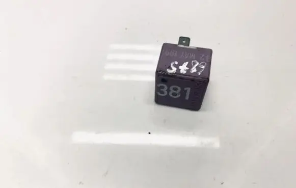 Volkswagen PASSAT B5 Other relay 431951253g 899516