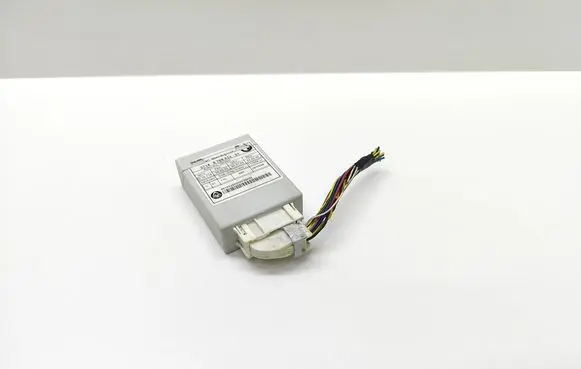 BMW 5 E60 E61 Air suspension control unit module (rear) 6769834 676983401 37146769834