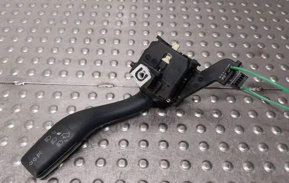 Audi A3 S3 8P Indicator stalk 8P0953513E