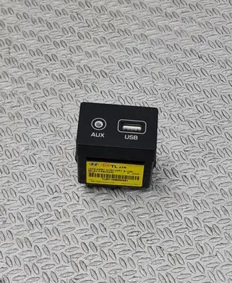 Hyundai Tucson TL USB socket connector 96120D3500 TLMF1608090561