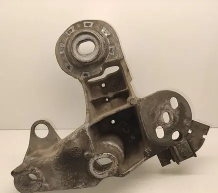 Audi A4 S4 B6 8E 8H Engine mounting bracket 8E0199352F