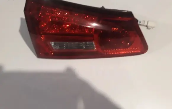 Lexus IS 220D-250-350 Tailgate rear/tail lights