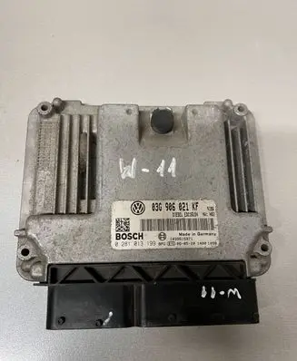 Volkswagen Touran I Engine control unit/module ECU 03G906021KF 0281013199 1039S15971