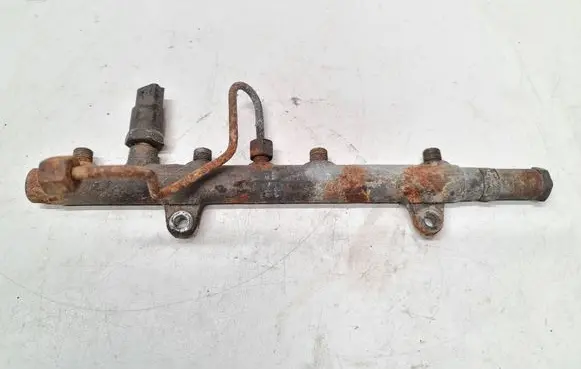 Volvo V70 Fuel main line pipe 0445214024