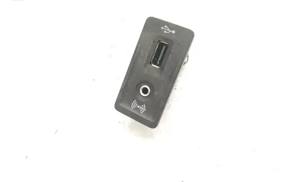 Volkswagen Golf VII AUX in-socket connector 5G0035222D 5Q0035726C 5Q0035724