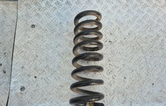 Chrysler 300 - 300C Rear coil spring 04895538AA 5538AA 0489