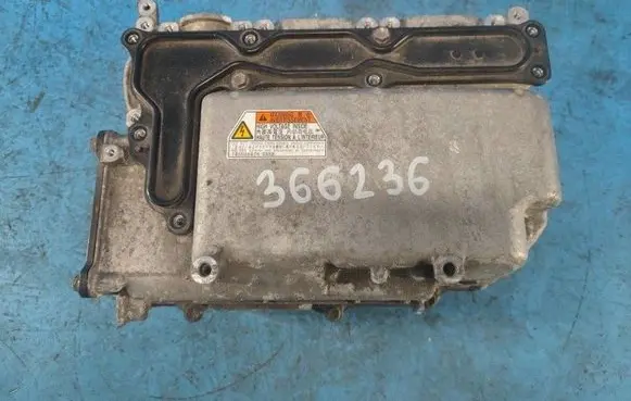 Toyota Prius (XW30) Voltage converter inverter G920047140