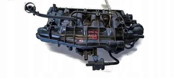 Skoda Octavia Mk2 (1Z) Fuel injector 06J133185