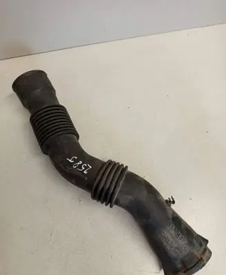 Dacia Duster Air intake duct part 70369468 165555736R