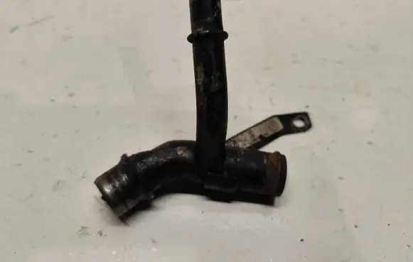 Engine coolant pipe/hose