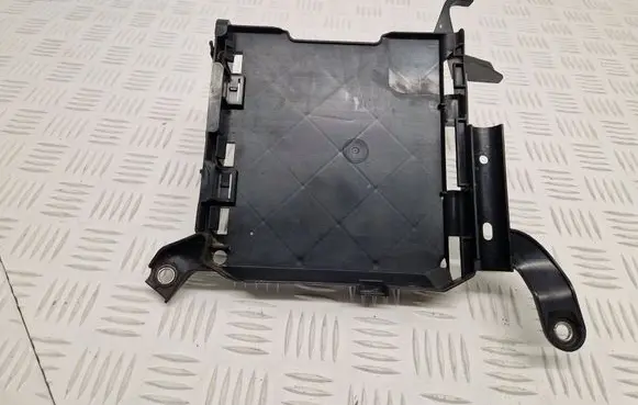 Audi A4 Allroad B9 Engine control unit holder 8W0907647A 04L907309L 0281030258