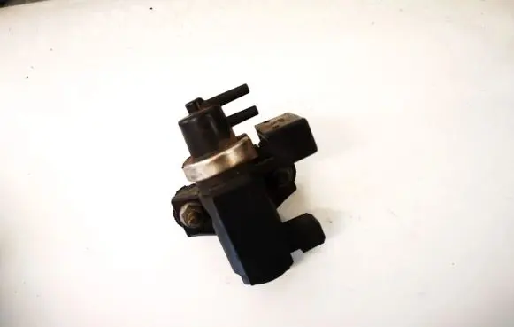 BMW 5 E39 Turbo solenoid valve 72279600 7.22796.00