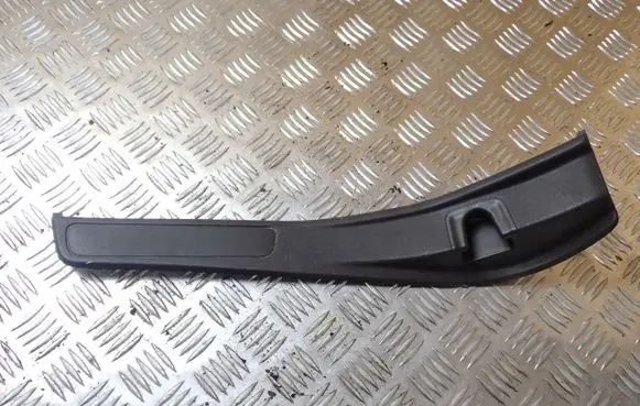 Subaru Forester SH Rear sill trim cover 94061FG030