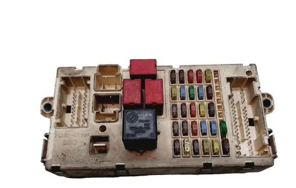 Peugeot Boxer Fuse module 1360733080 271207 250DA32650