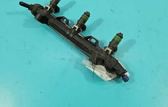Skoda Fabia Mk1 (6Y) Fuel injector 03E133320A IMPRK1522155