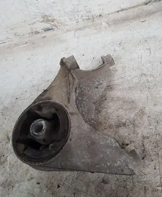 Opel Antara Engine mount bracket