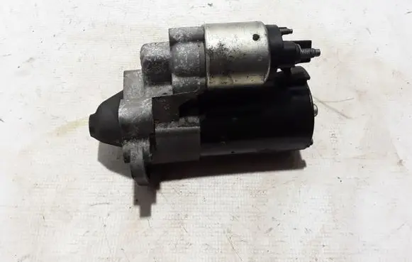 Renault Megane III Starter motor 233001073R