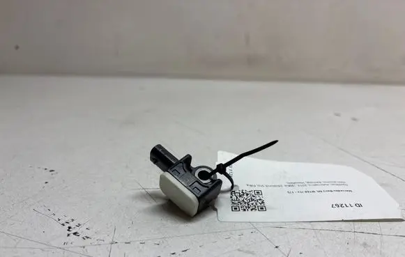 Mercedes-Benz ML W166 Airbag deployment crash/impact sensor A1668210151