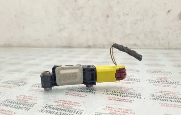 Seat Exeo (3R) Airbag deployment crash/impact sensor 8J0959651