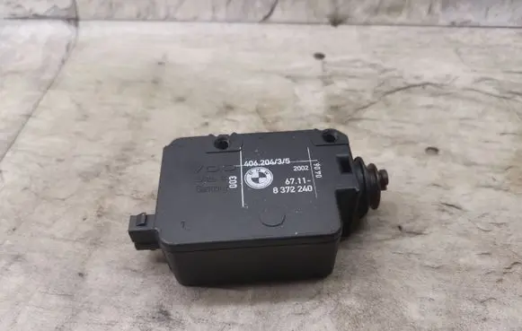 BMW 3 E46 Central locking motor 8372240