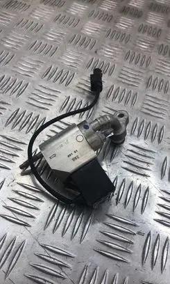 Mercedes-Benz E W212 Air conditioning (A/C) expansion valve 2128300684