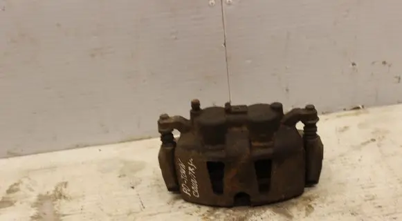 Chrysler Town & Country V Front brake caliper 17986801