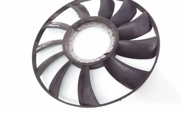 Volkswagen PASSAT B5.5 Fan impeller 058121301B